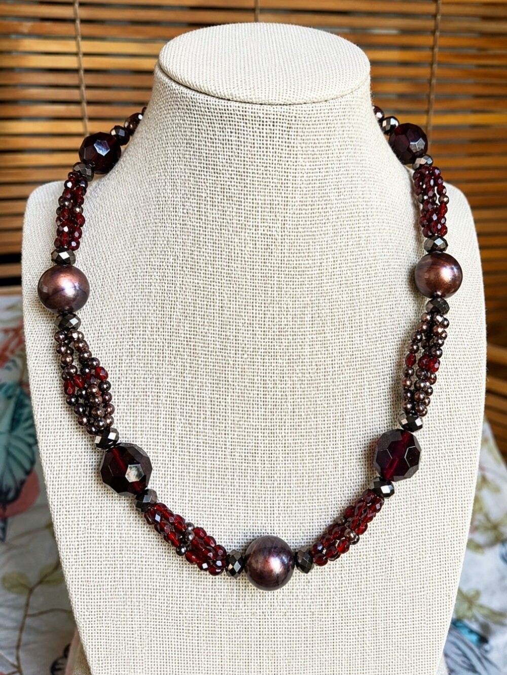 Frosted Mocha Lucite Garnet Acrylic Black Faceted Glass Gunmetal Necklace EUC
